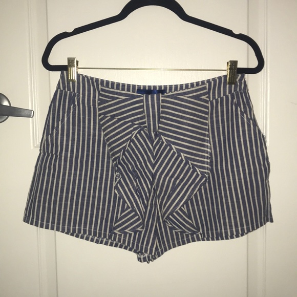 Shorts - Picture 1 of 2